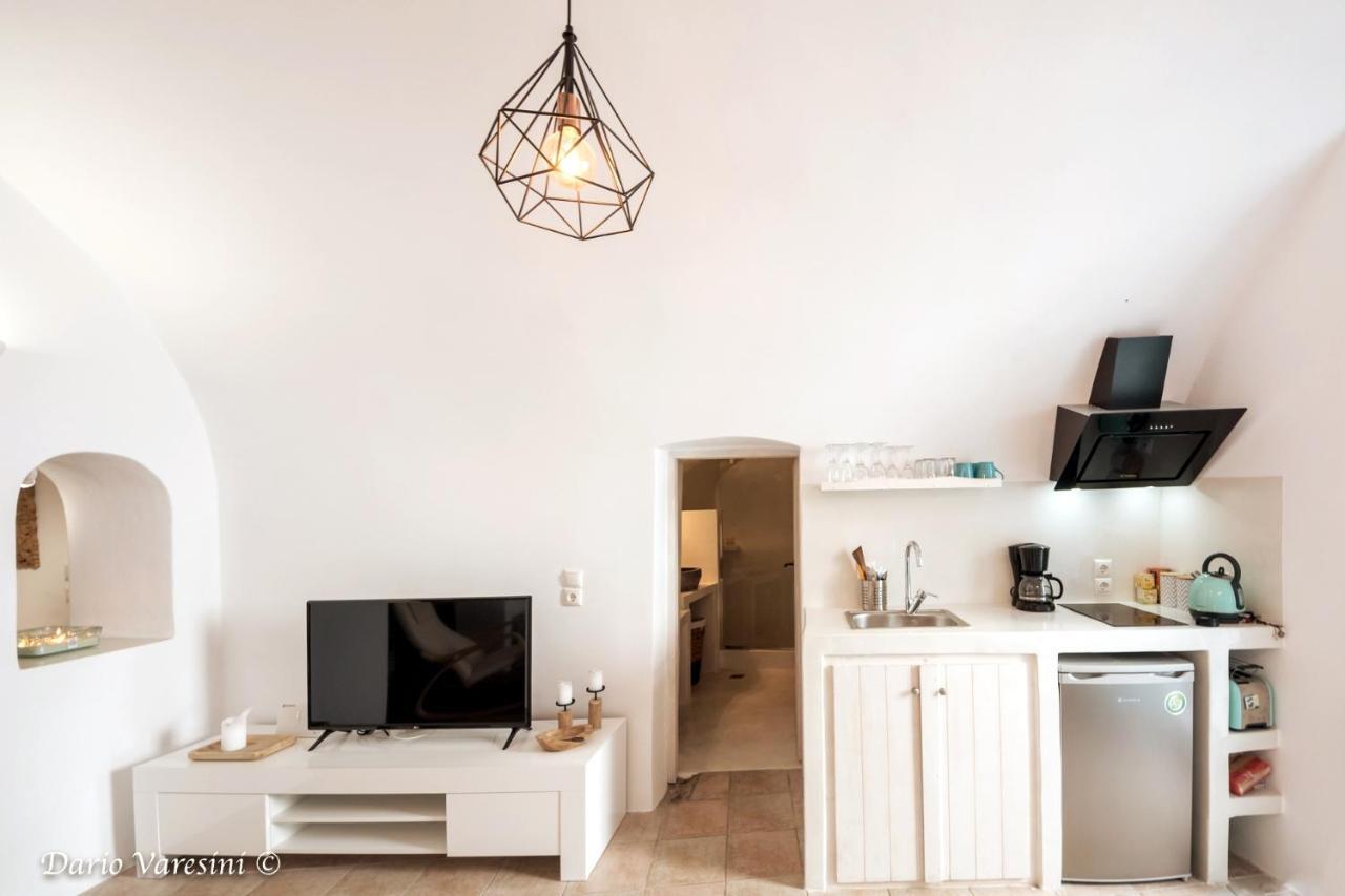 Willa Santorinian Lava House Pýrgos Zewnętrze zdjęcie