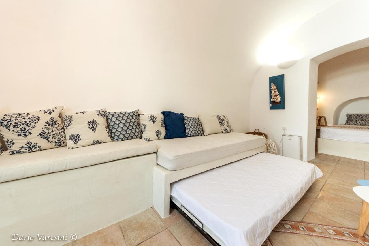 Willa Santorinian Lava House Pýrgos Zewnętrze zdjęcie