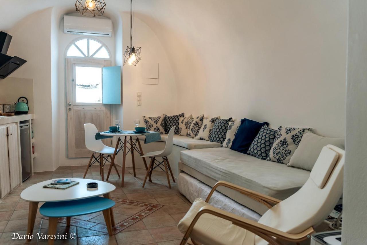 Willa Santorinian Lava House Pýrgos Zewnętrze zdjęcie