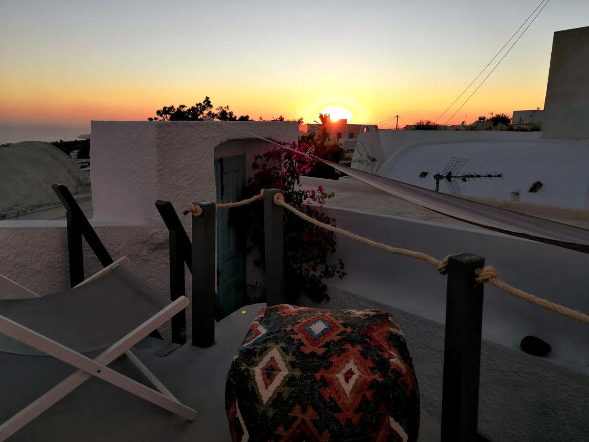 Willa Santorinian Lava House Pýrgos Zewnętrze zdjęcie